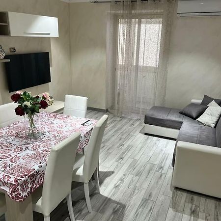 Appartamento Bianca House Aeroporto di Catania Fontana Rossa Esterno foto